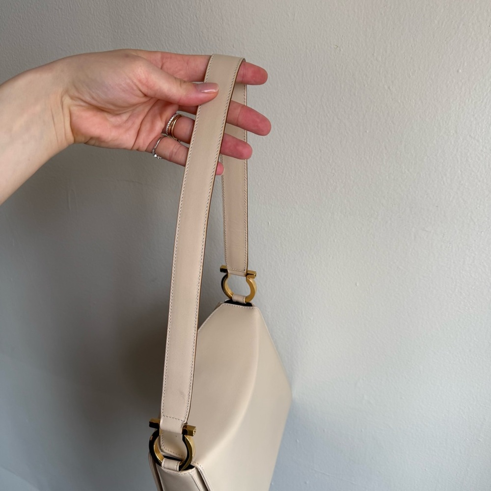 Salvatore Ferragamo bag - Picture 7 of 11